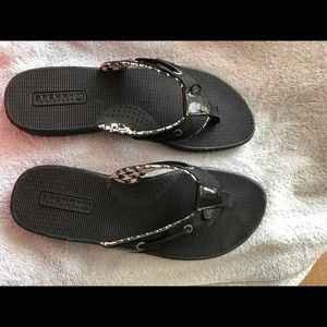 Sperry flip flops